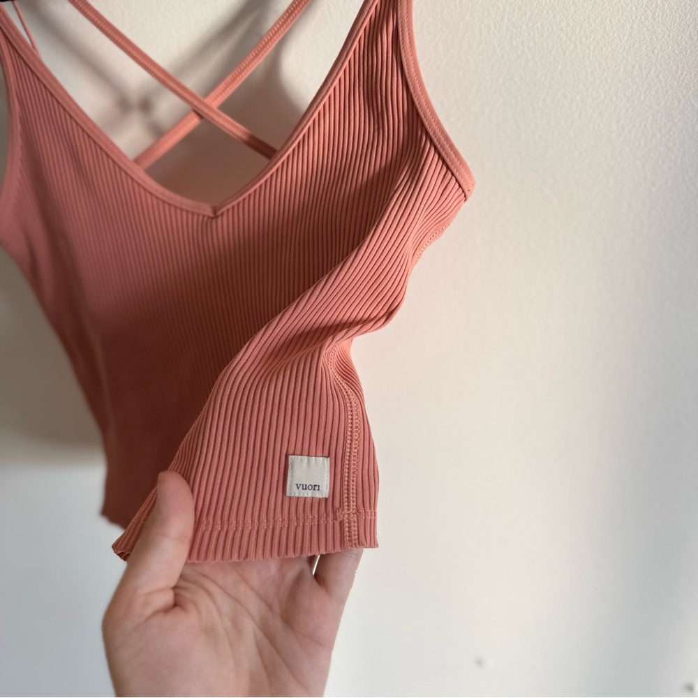 Vuori Women's Ribbed Cropped Tank Top Peach Athletic Athleisure Workout Small - Picture 2 of 6